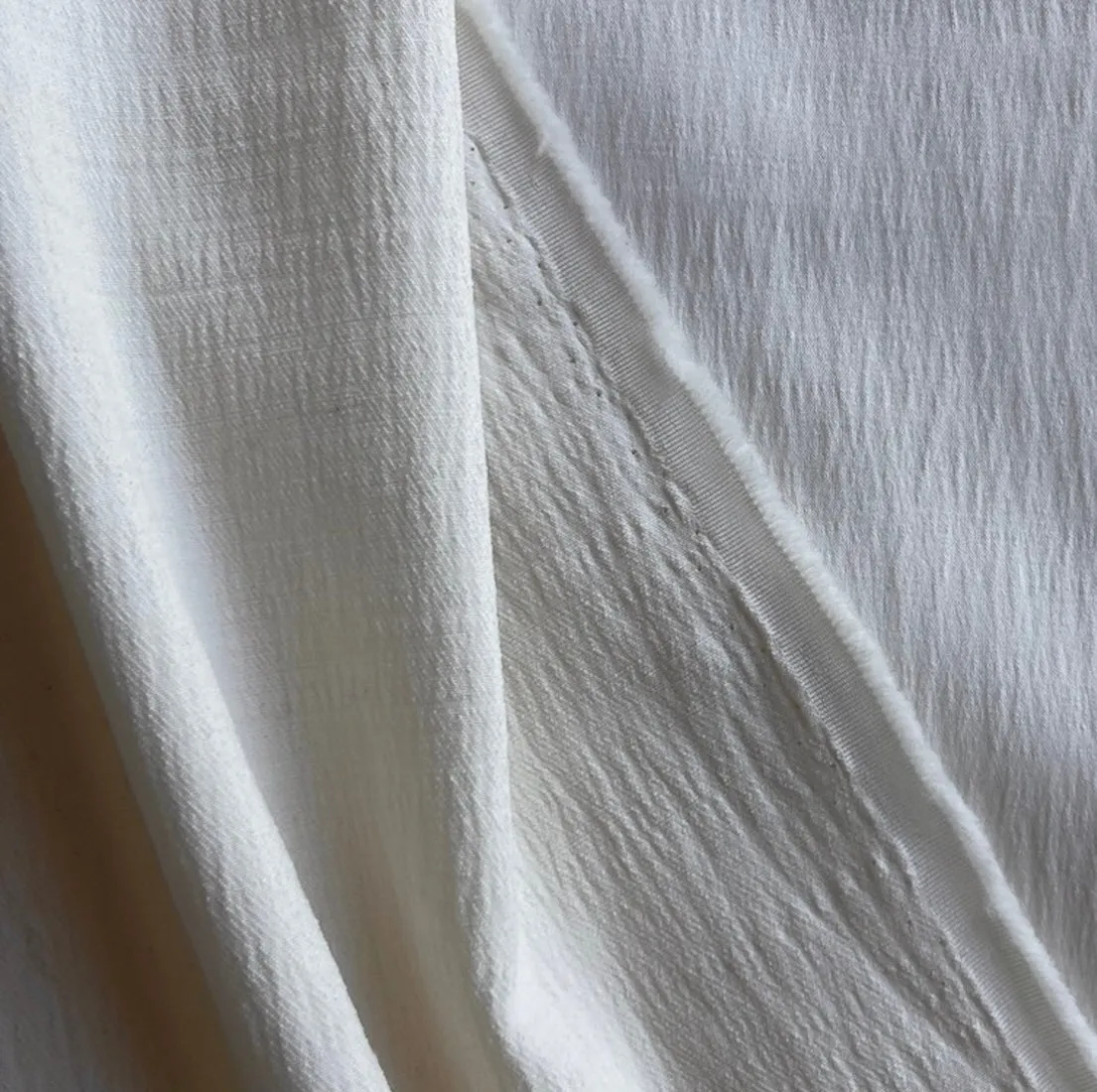 Honeyed Light Ivory Silk & Wool Brocade  (Made in Italy)