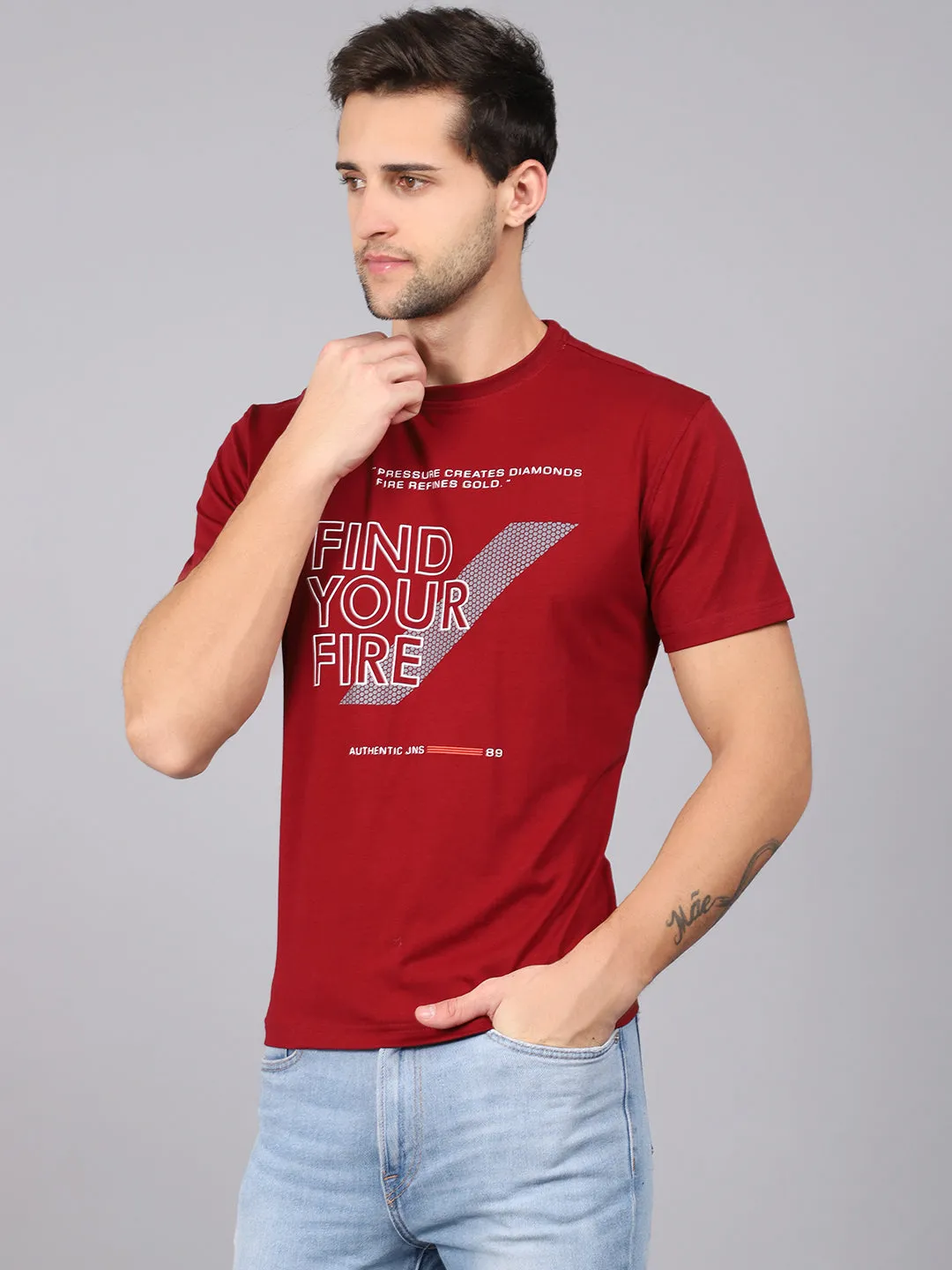 Men's Maroon  Round neck Half Sleeve T-Shirt with Typographic print